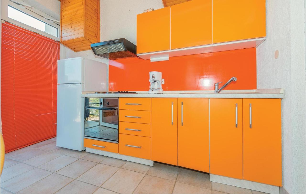 Lovely Apartment In Rogoznica With Wifi Экстерьер фото