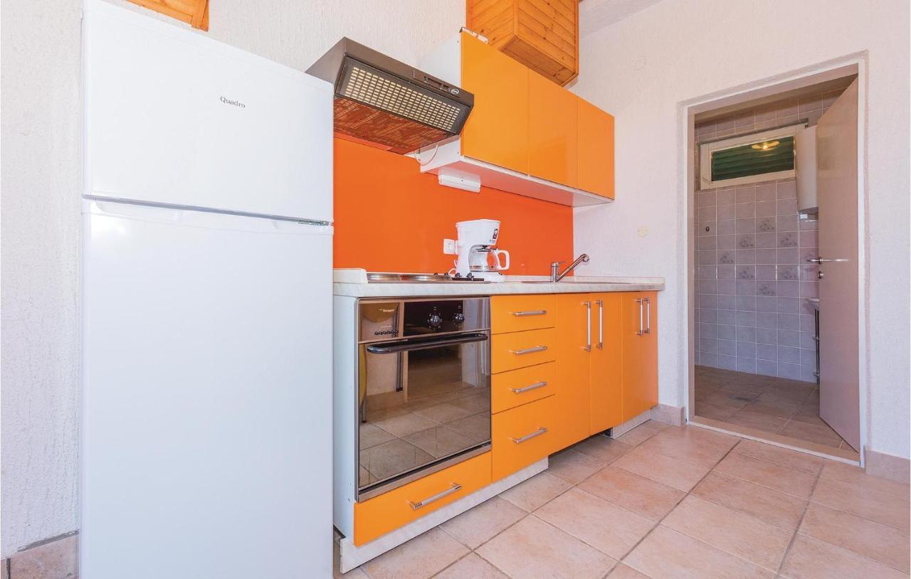 Lovely Apartment In Rogoznica With Wifi Экстерьер фото