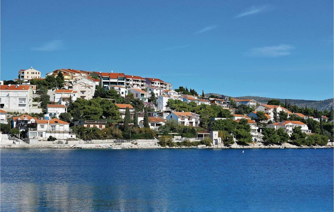 Lovely Apartment In Rogoznica With Wifi Экстерьер фото