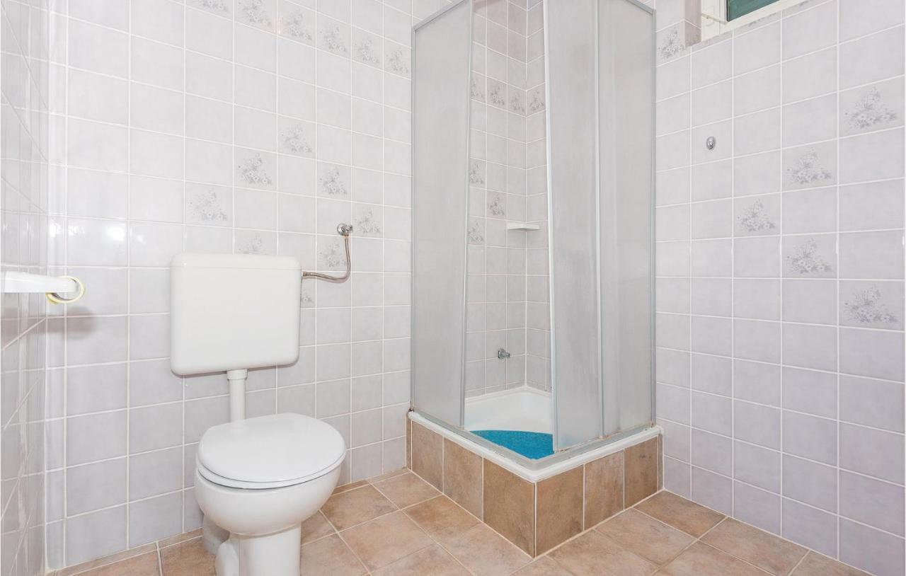 Lovely Apartment In Rogoznica With Wifi Экстерьер фото